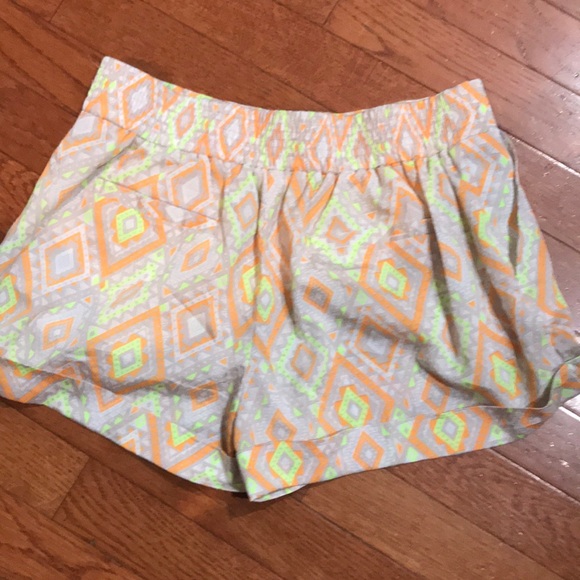 Cute Patterned Shorts! - Picture 3 of 4